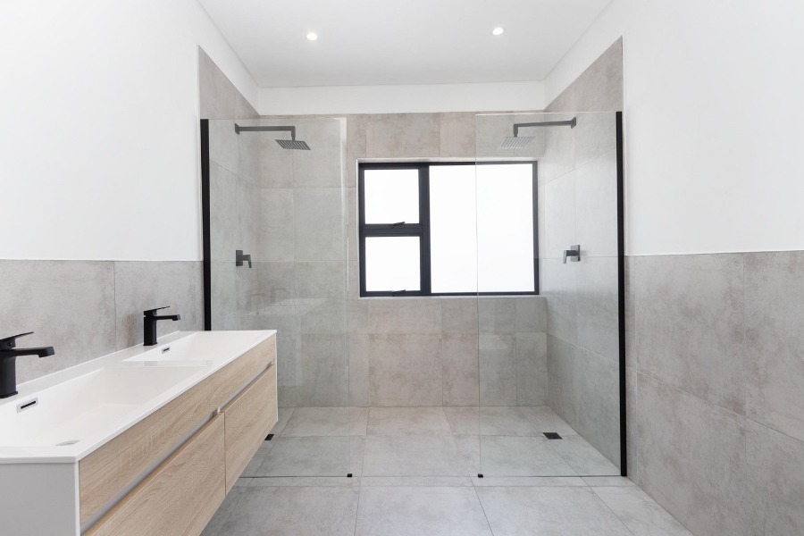 To Let 4 Bedroom Property for Rent in Cape Farms Western Cape
